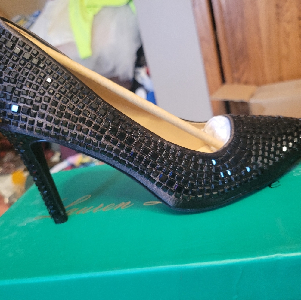 NIB Lauren Lorraine Dazzle Heels - Black